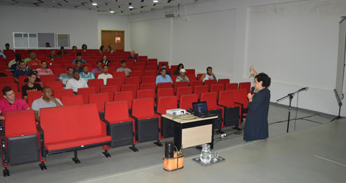 Alunos do curso técnico em Eletrotécnica assistem à palestra